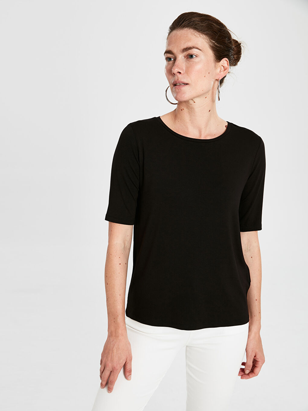 Siyah Düz Basic V Yaka Kısa Kollu Kadın Tişört-1