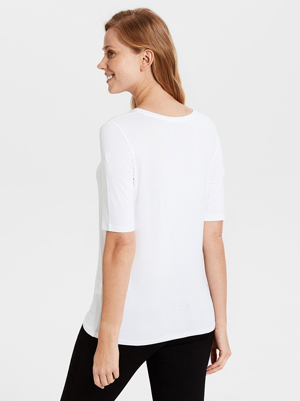 تي شيرت أبيض نساء-2