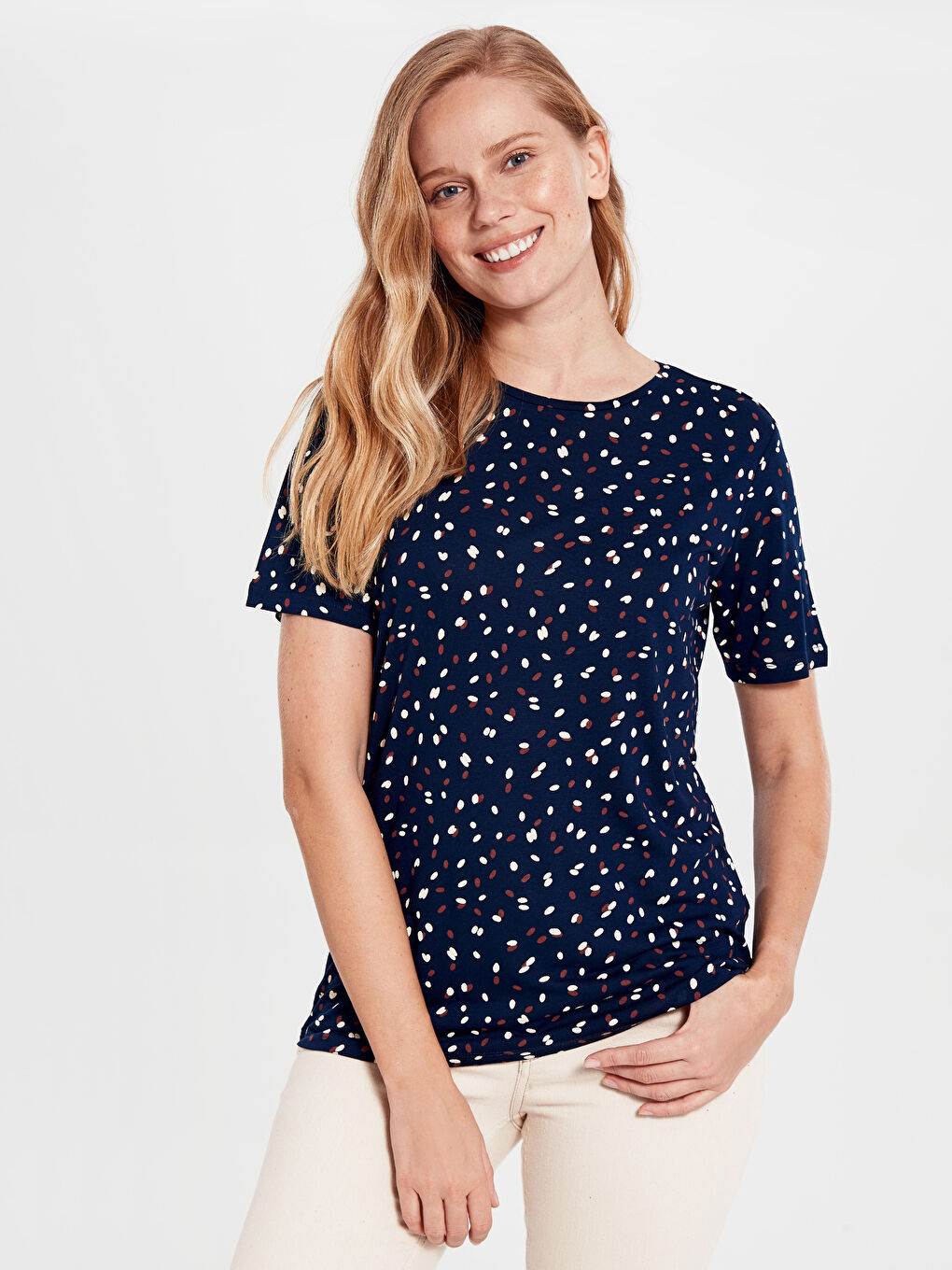 Lacivert Desenli Viskon Kısa Kollu Kadın Tişört