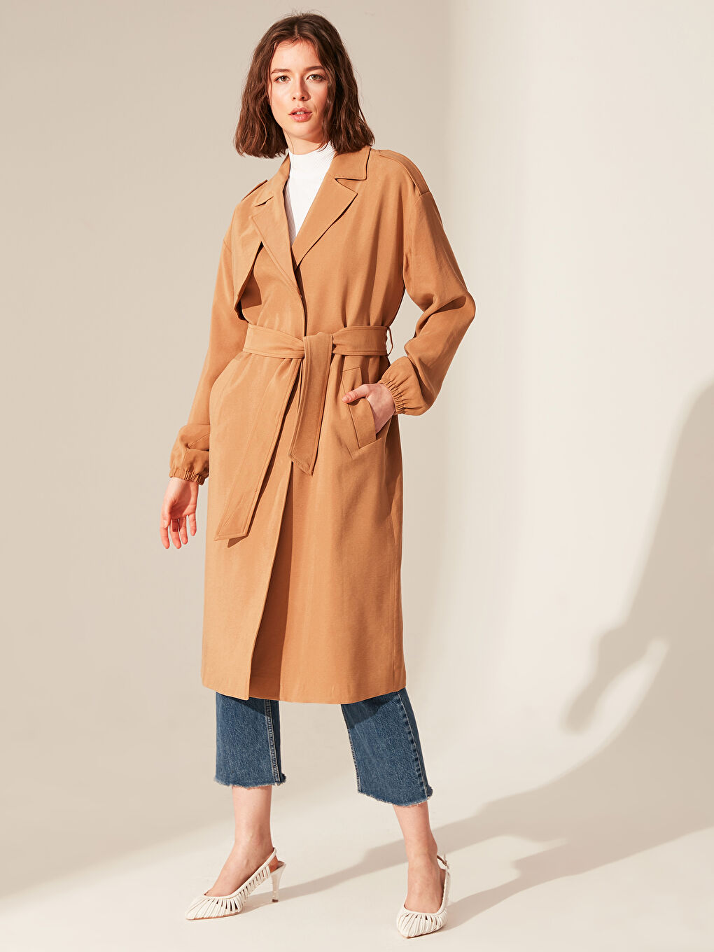 Bej Kuşaklı İnce Uzun Kollu Oversize Kadın Trençkot-3