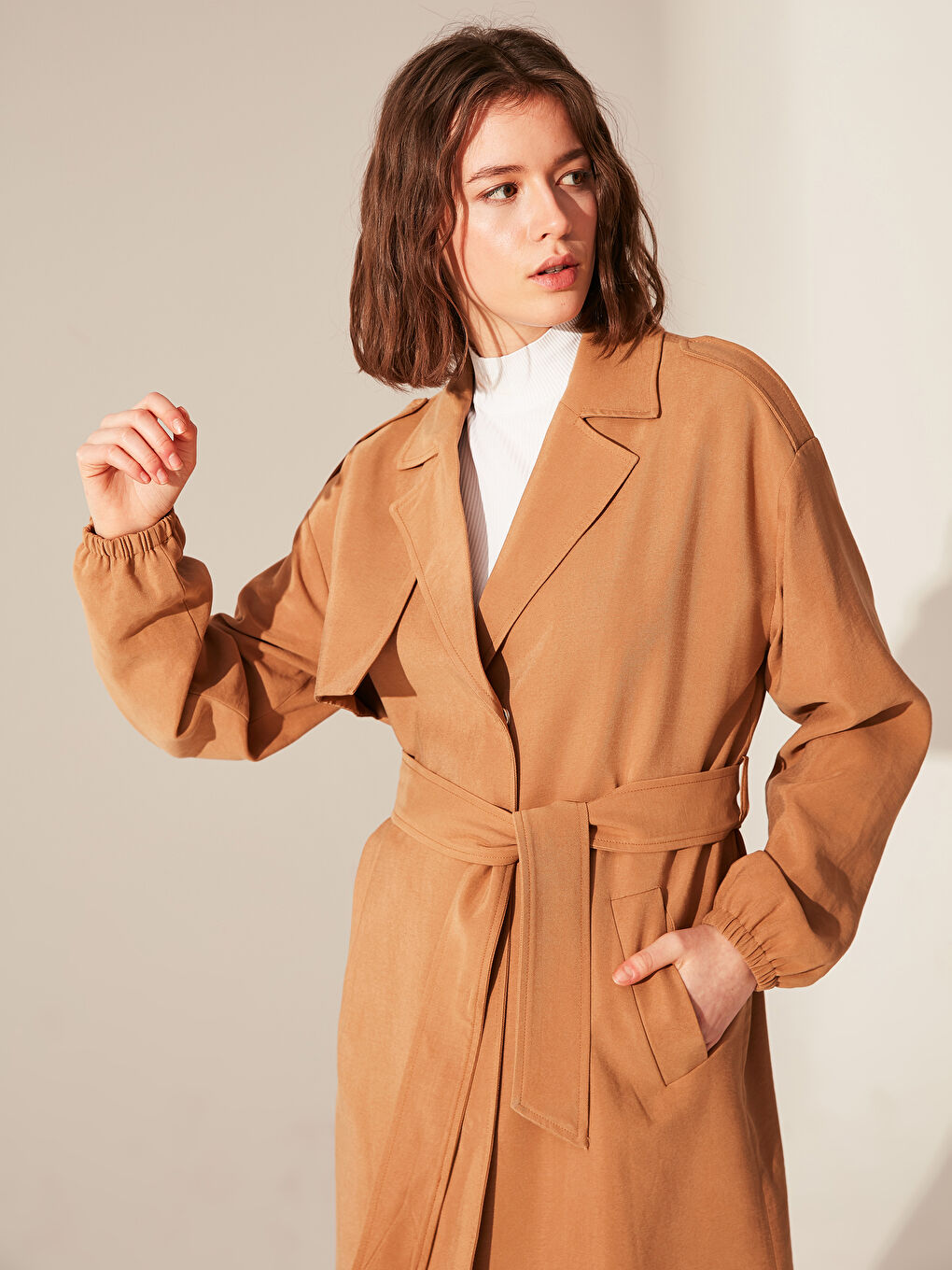 Bej Kuşaklı İnce Uzun Kollu Oversize Kadın Trençkot-6