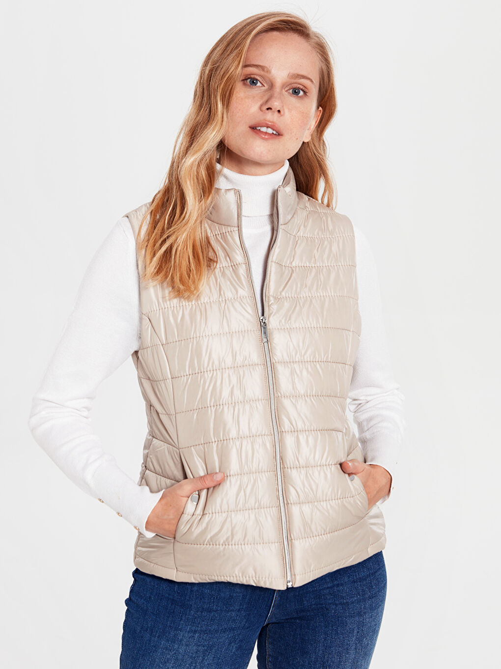 Bej Dik Yaka Standart Fit Kadın Dik Yaka Şişme Yelek-2