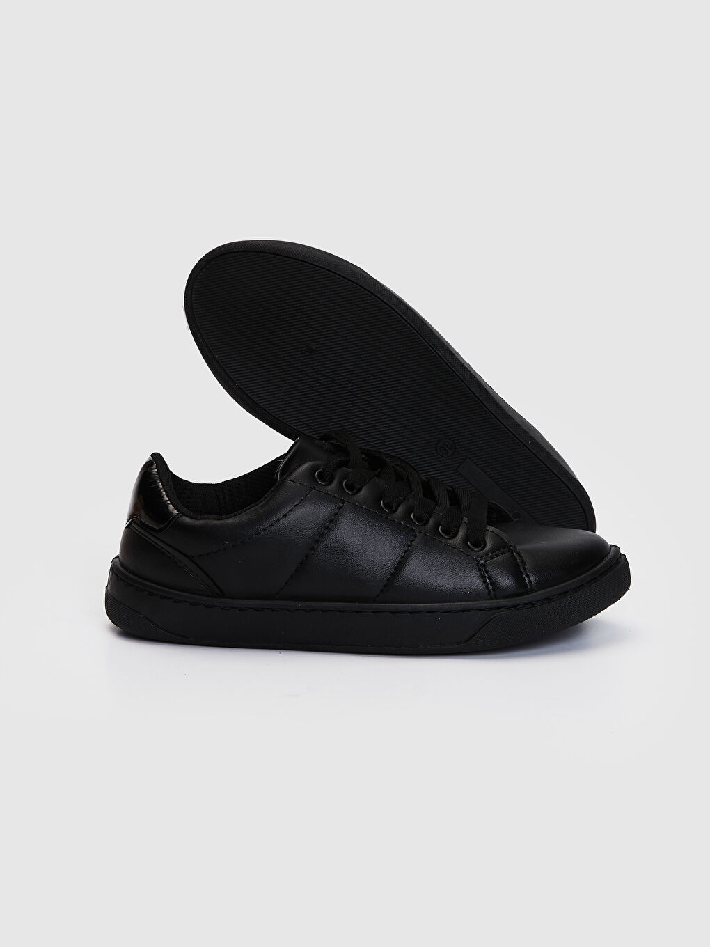 Кроссовки Женские На Шнуровке-2