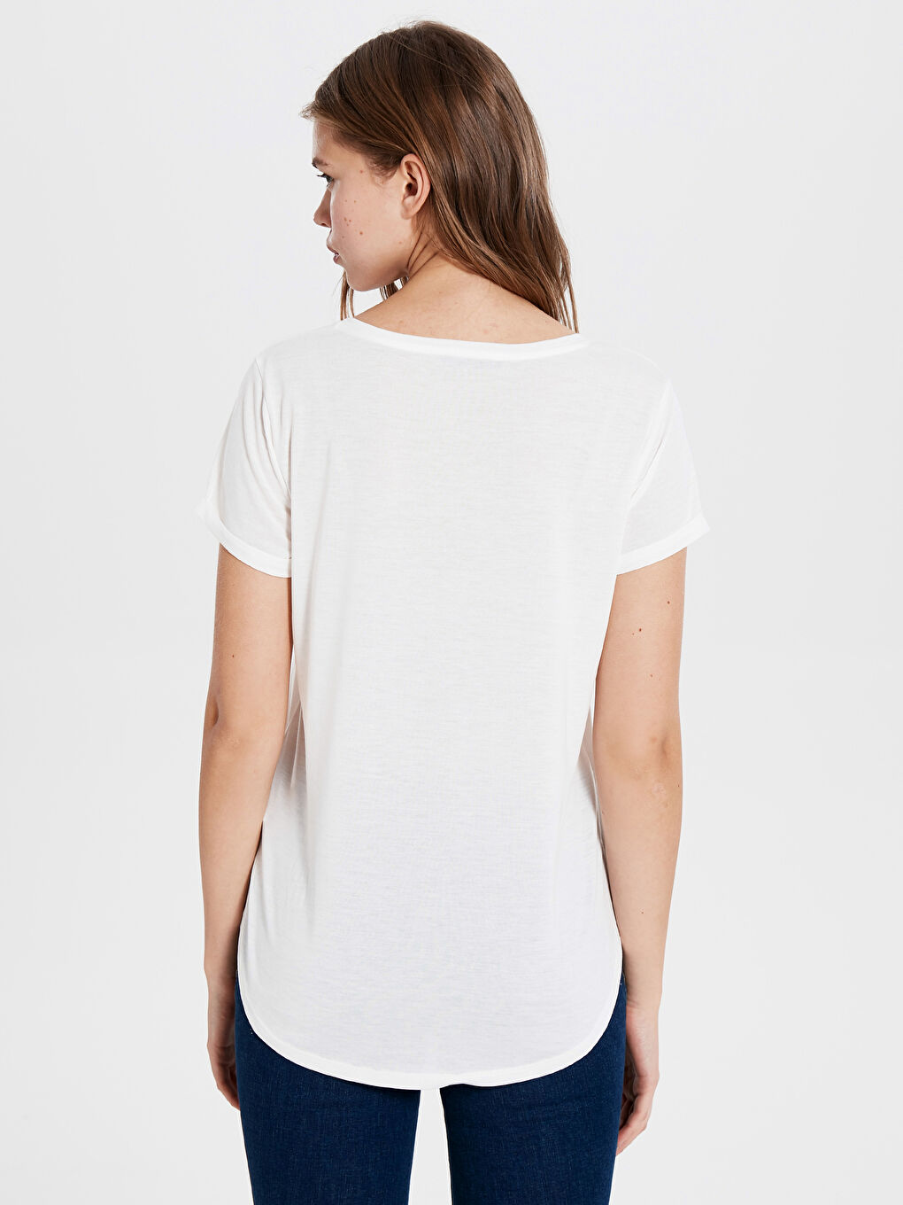 Ekru V Yaka Kısa Kollu Kadın Tişört-3