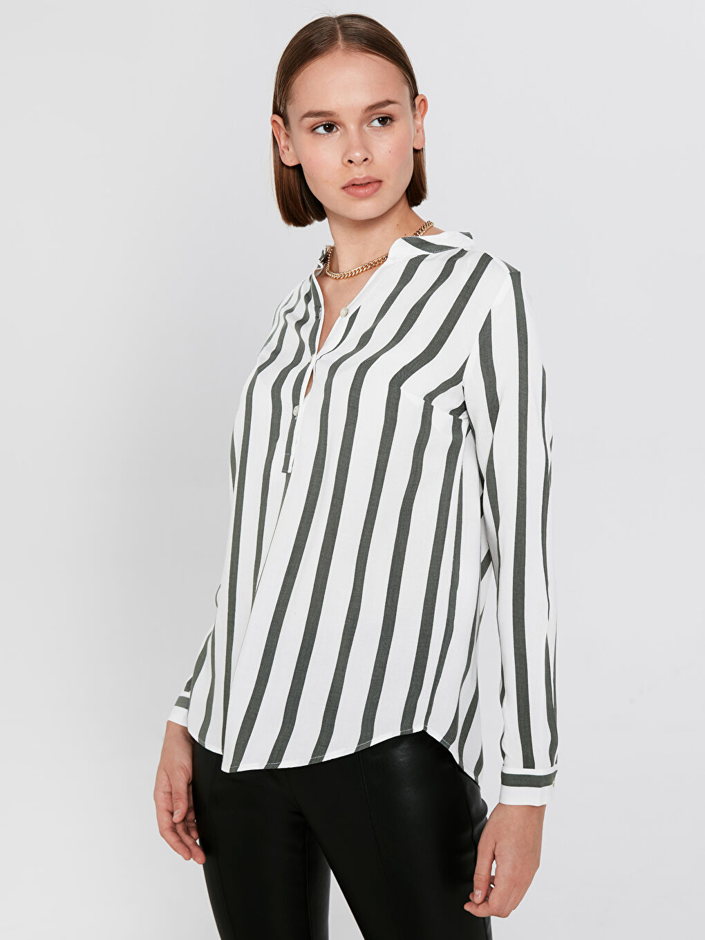 Блузка женская с длинным рукавом в полоску из вискозы LCW CLASSIC-1