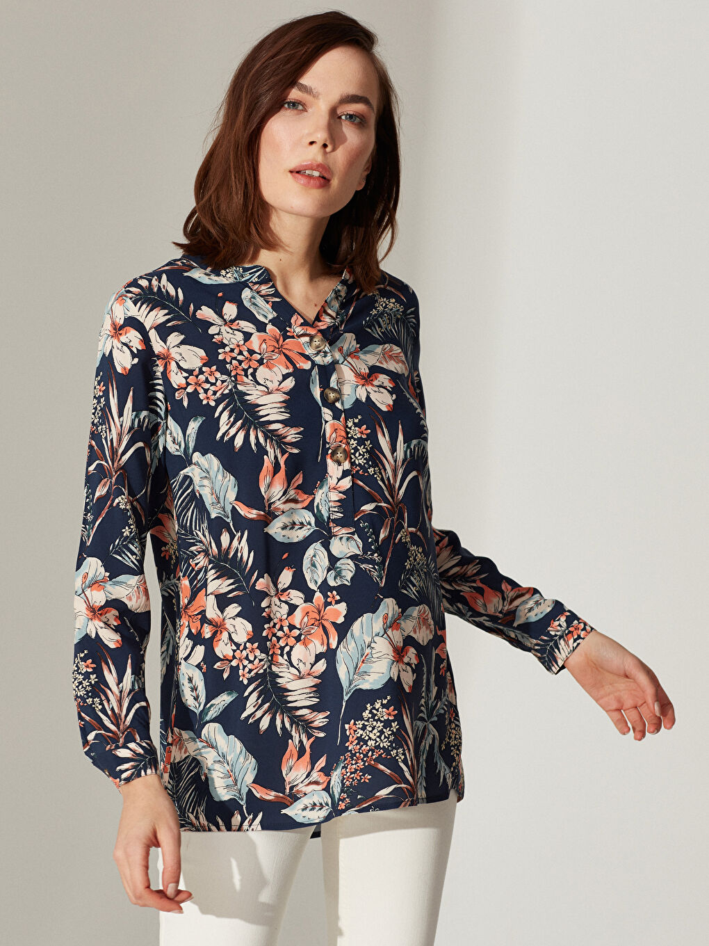 Woman BLACK Blouse-2