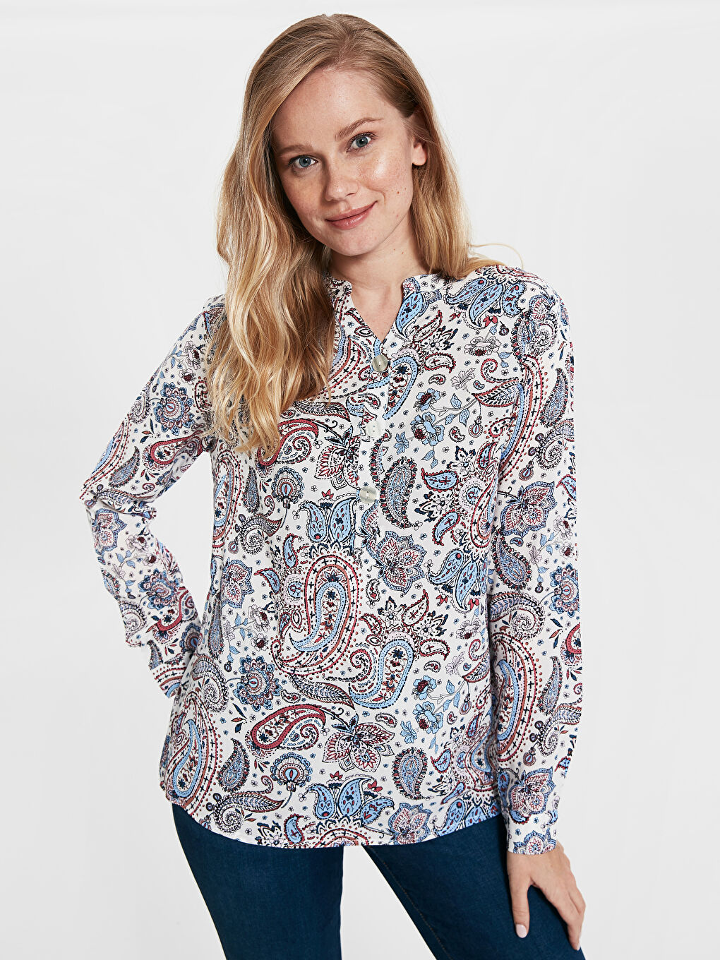 Блузка для жінок з коміром Хенлі, з принтом, довгий рукав, віскоза