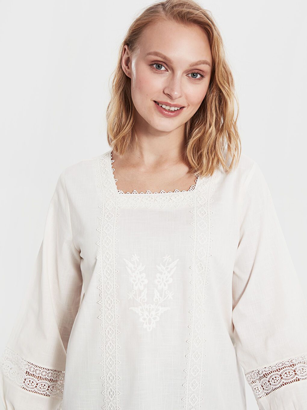 Ekru Dantel Detaylı Pamuklu Kadın Bluz-2