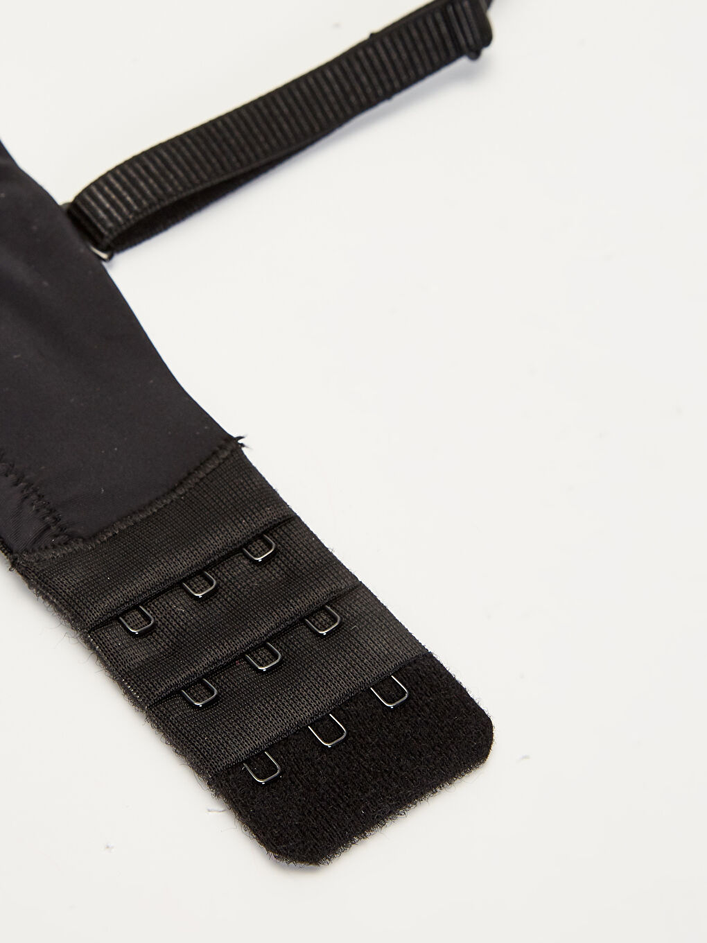 Siyah Balenli Fiyonk Detaylı Straplez Sütyen-1