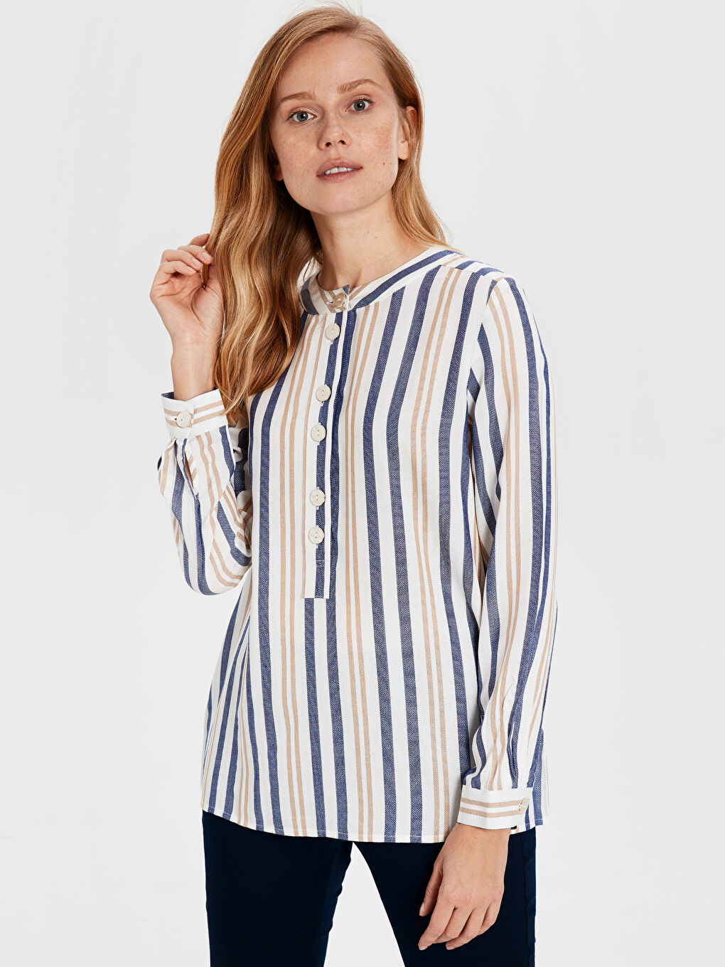 بلوزة ياقة مندرين عادي كم طويل للسيدات