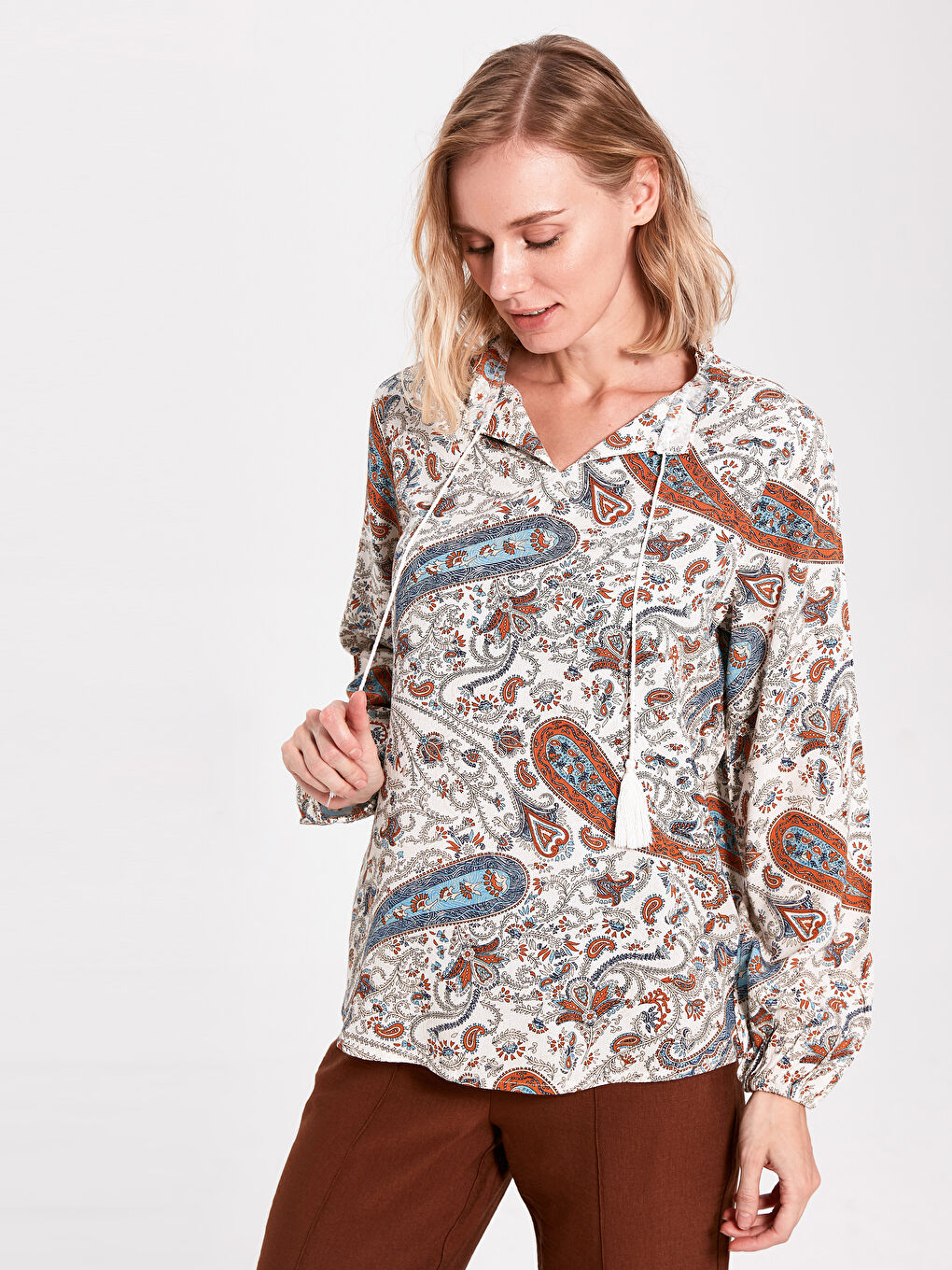 Блузка для жінок з принтом, довгим рукавом, вирізом з зав'язками, віскозою-1