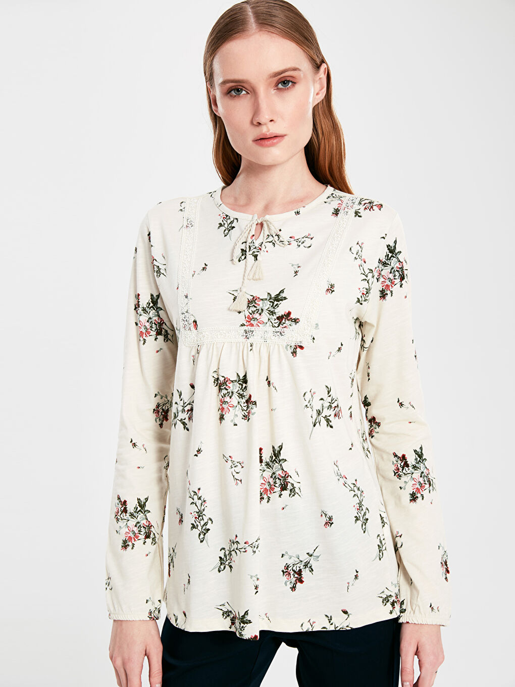 قمصان قطنية بأكمام طويلة بنقشة زهور