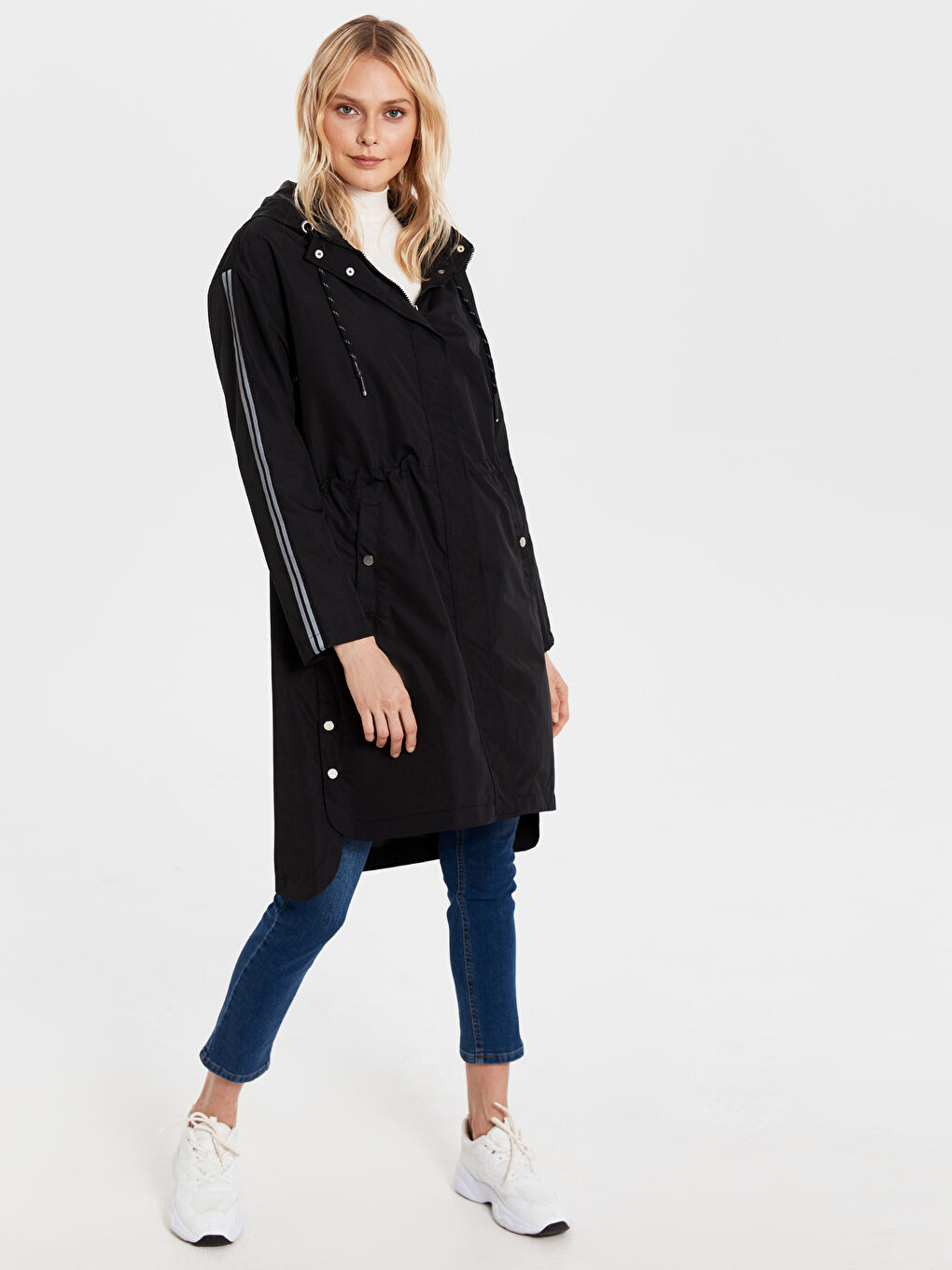 Siyah Kadın Kapüşonlu Düz Yağmurluk-3