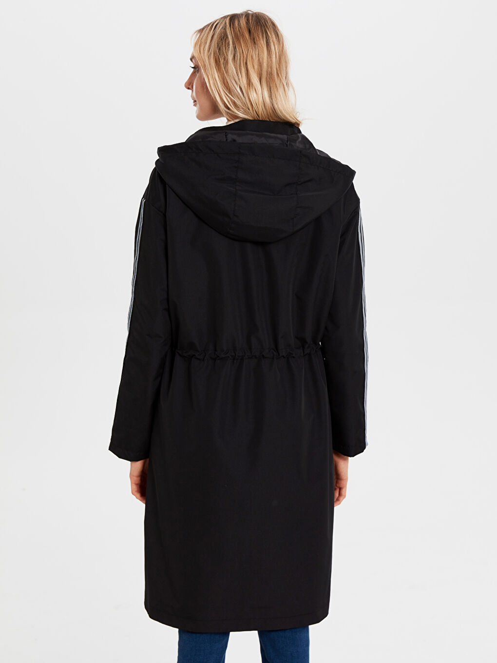 Siyah Kadın Kapüşonlu Düz Yağmurluk-4