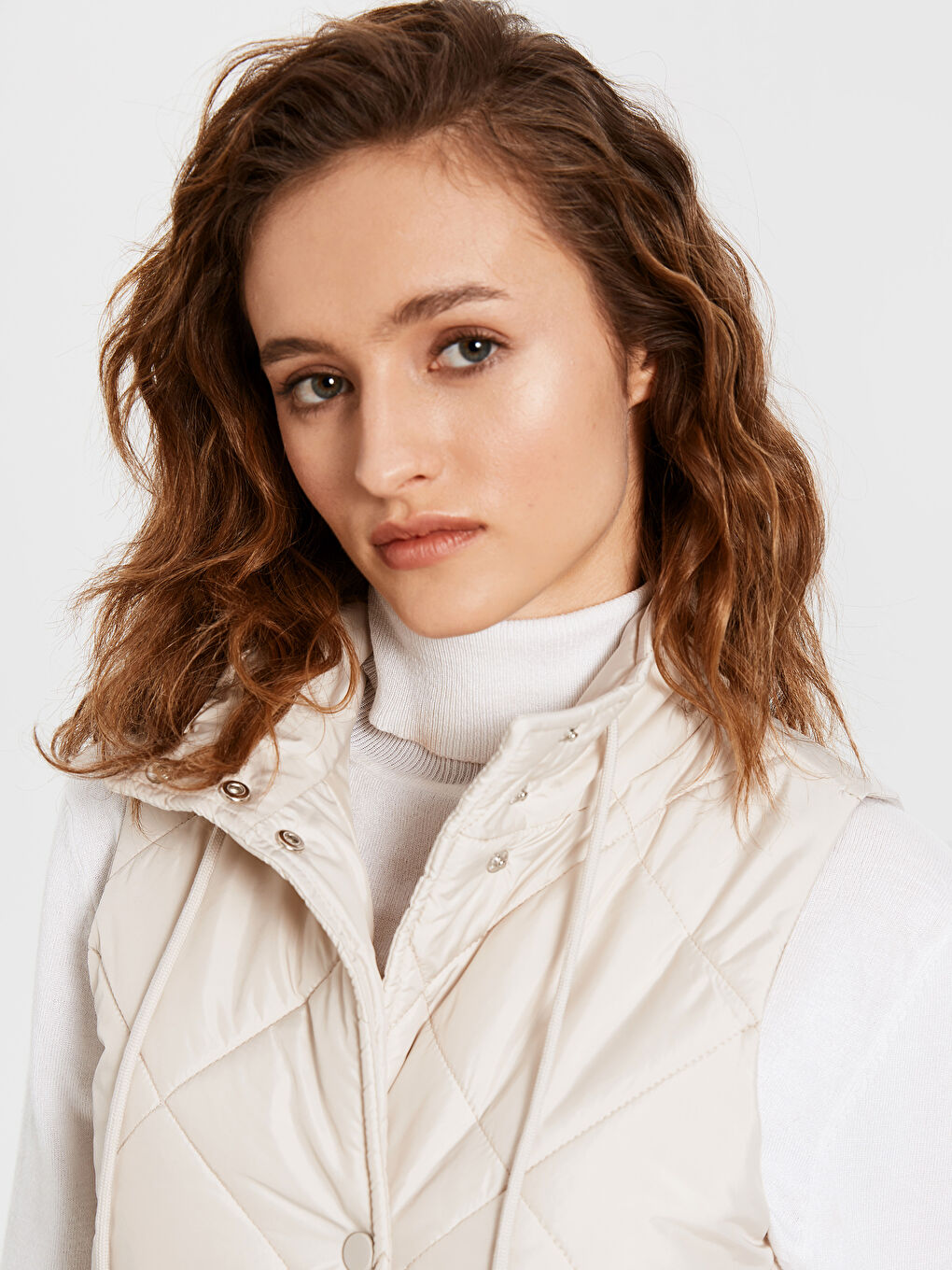 High Neck Self Patterned Pocket Detailed Women's Vest-8