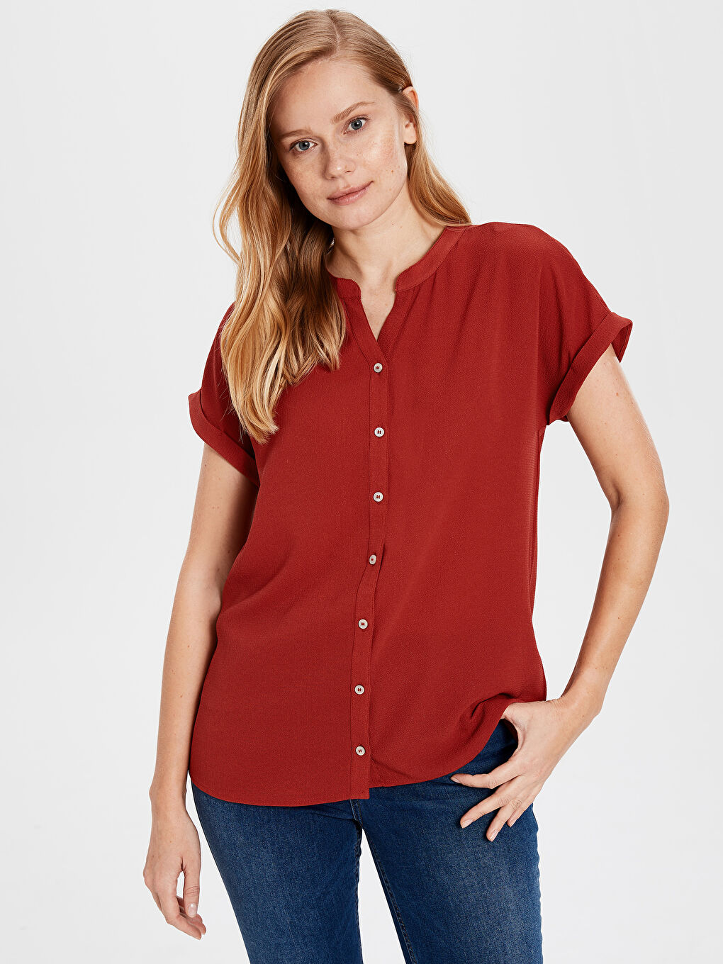 Bordo Kaçık Yaka Düz Kısa Kollu Kadın Gömlek