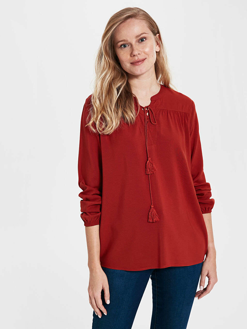 Bluza za Žene od Viskoze sa Kragnom na Vezanje, Regularnog Kroja i Dugih Rukava