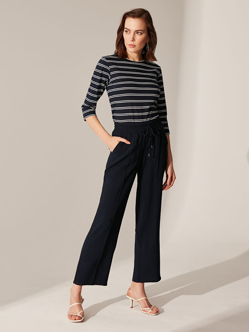 Lacivert Beli Lastikli Geniş Paça Pantolon-2