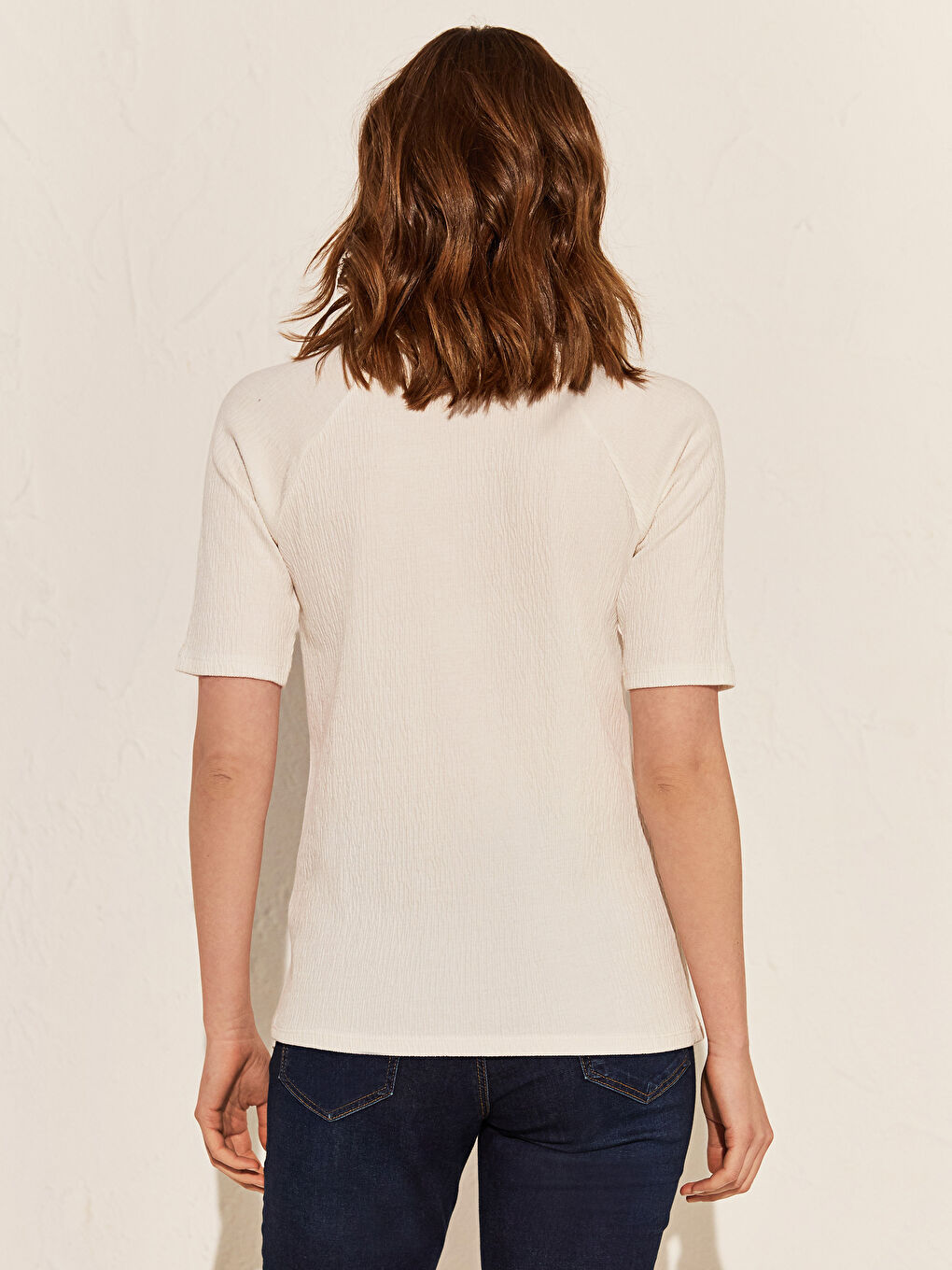 T-shirt pour Femmes à Manches Courtes Brodé à Col Carré-3