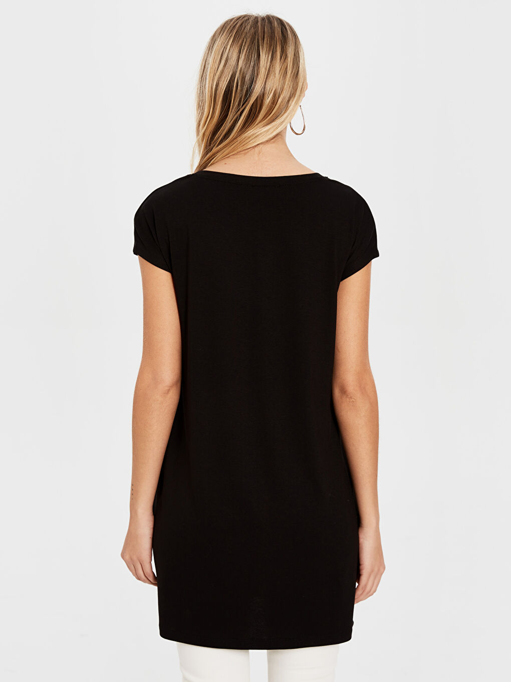 Siyah V Yaka Düz Kısa Kollu Viskon Kadın Tunik-4