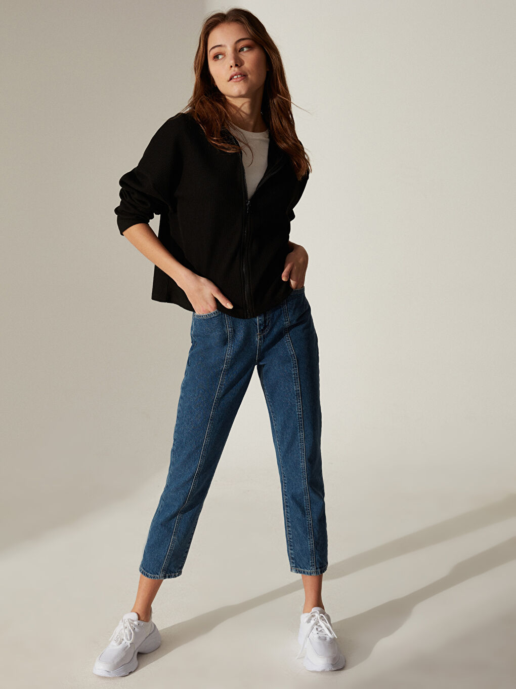 Siyah Kapüşonlu Uzun Kollu Kadın Spor Hırka-2