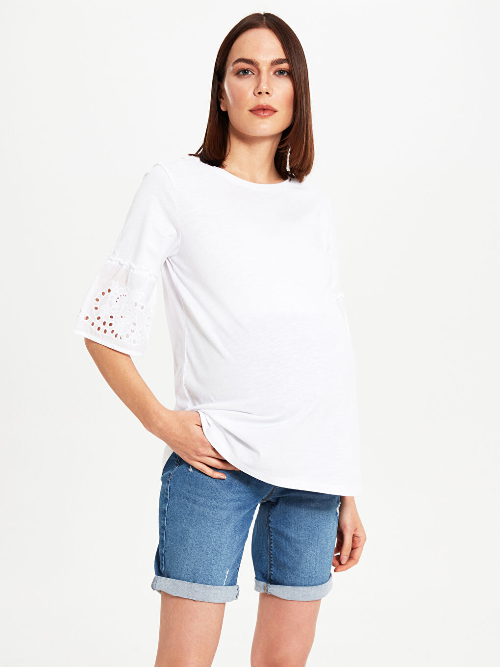 Beyaz Bisiklet Yaka Kısa Kollu Hamile Tişört