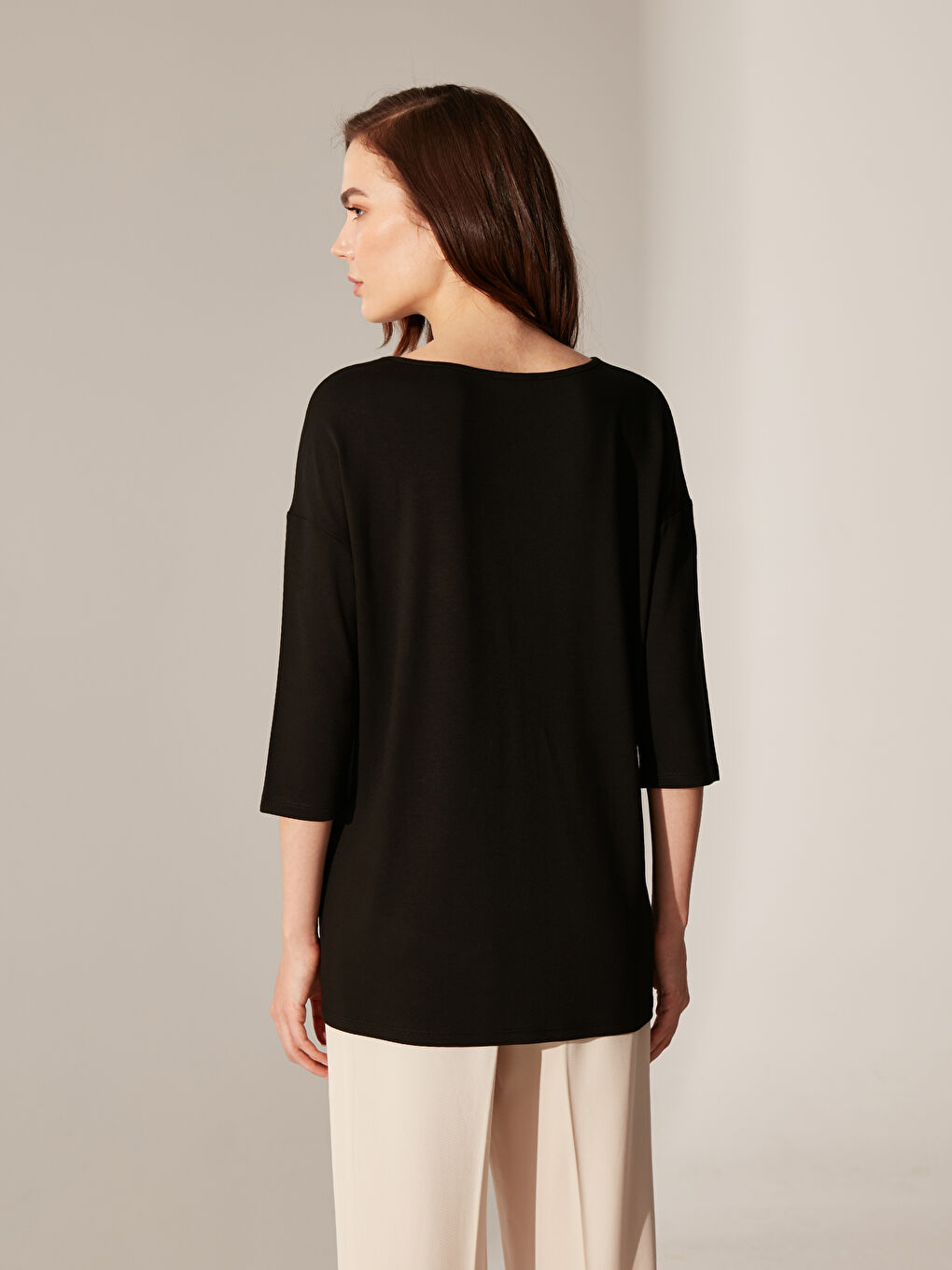 Siyah Pul İşlemeli Uzun Kollu Viskon Kadın Tişört-4