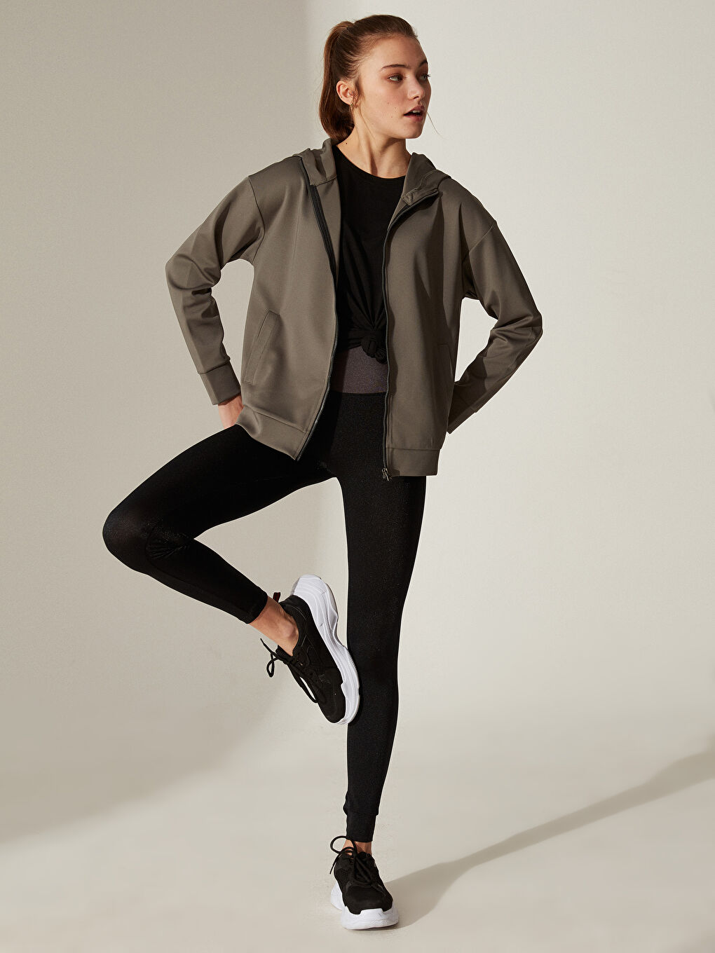 Haki Kapüşonlu Uzun Kollu Dalgıç Kumaşı Kadın Spor Hırka-1