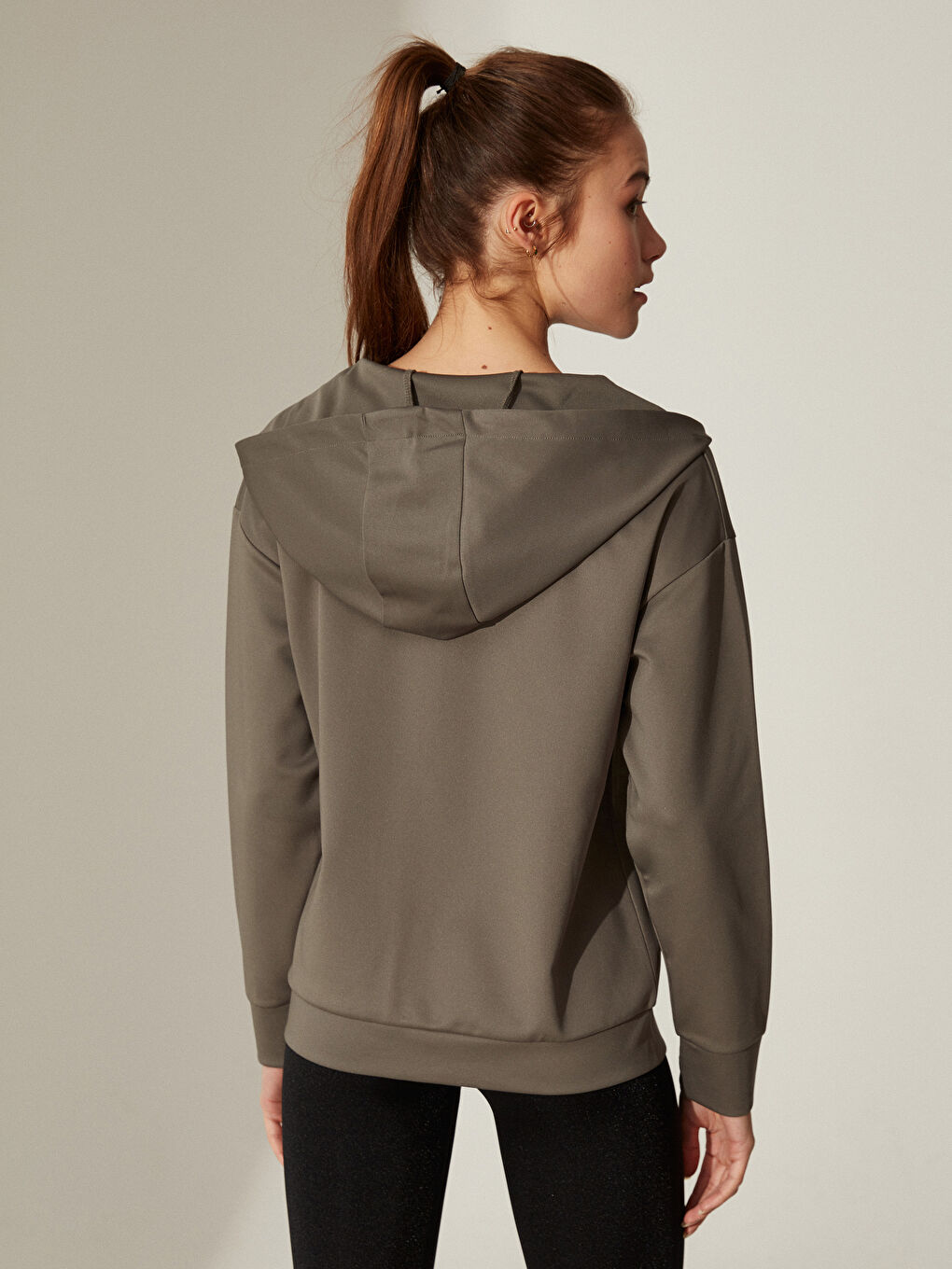 Haki Kapüşonlu Uzun Kollu Dalgıç Kumaşı Kadın Spor Hırka-3