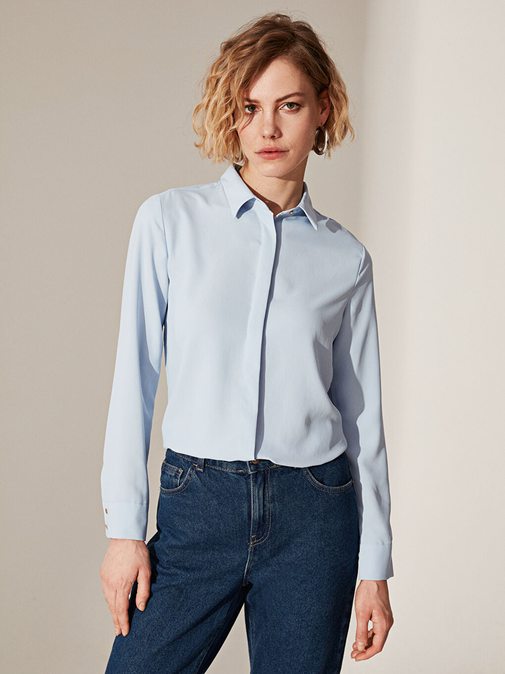 Mavi Düz Standart Fit Uzun Kollu Kadın Gömlek-2