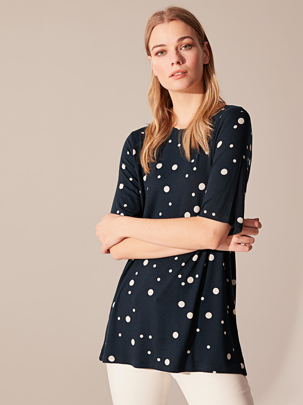 Жінка ТЕМНО-СИНІЙ Футболка