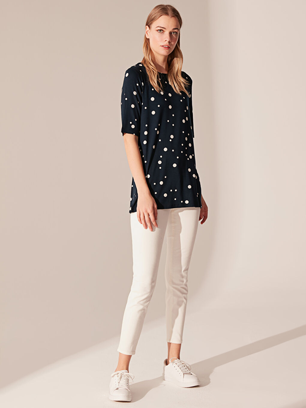 Жінка ТЕМНО-СИНІЙ Футболка-3