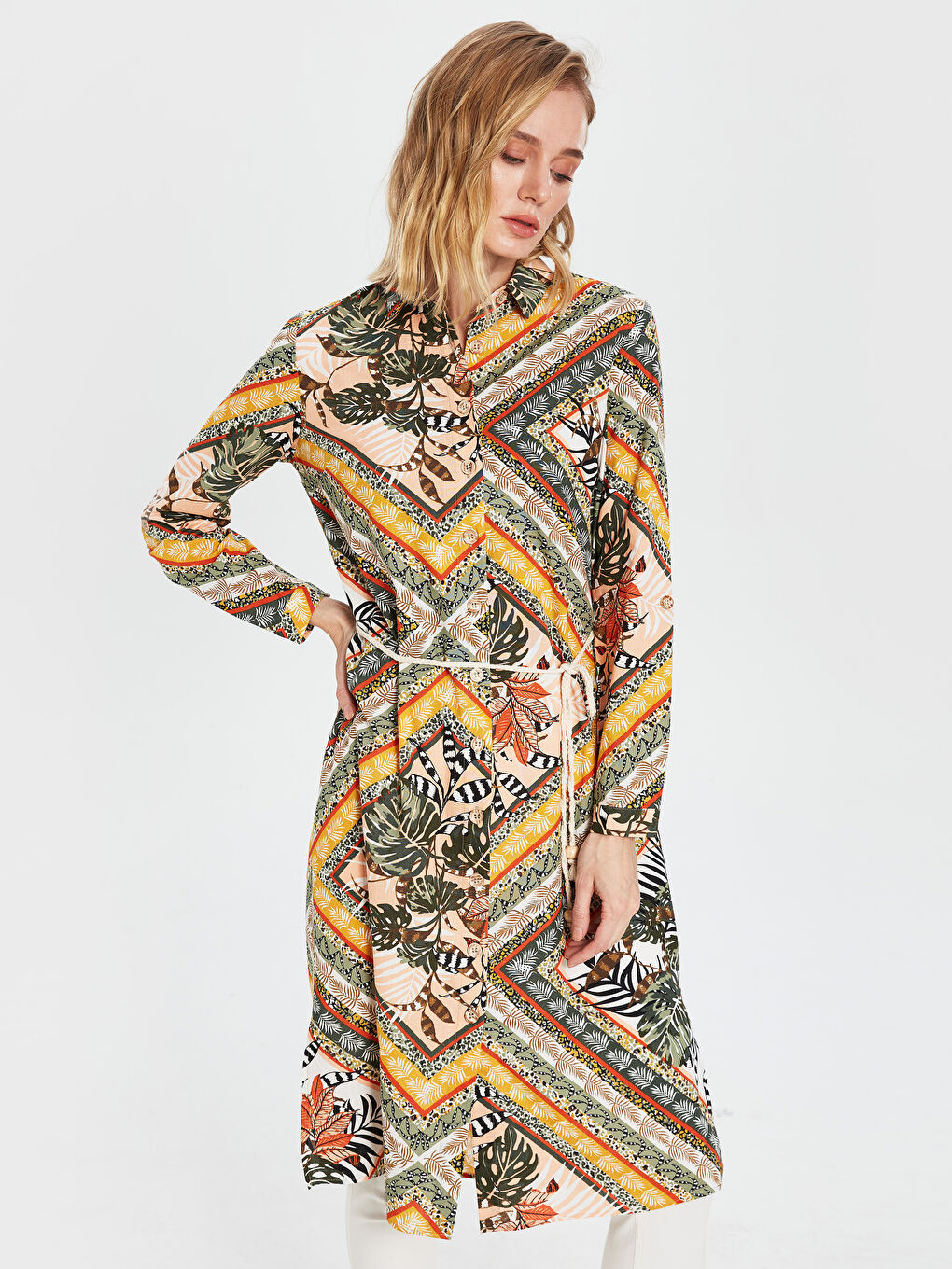 Bej Gömlek Yaka Uzun Kollu Kadın Tunik