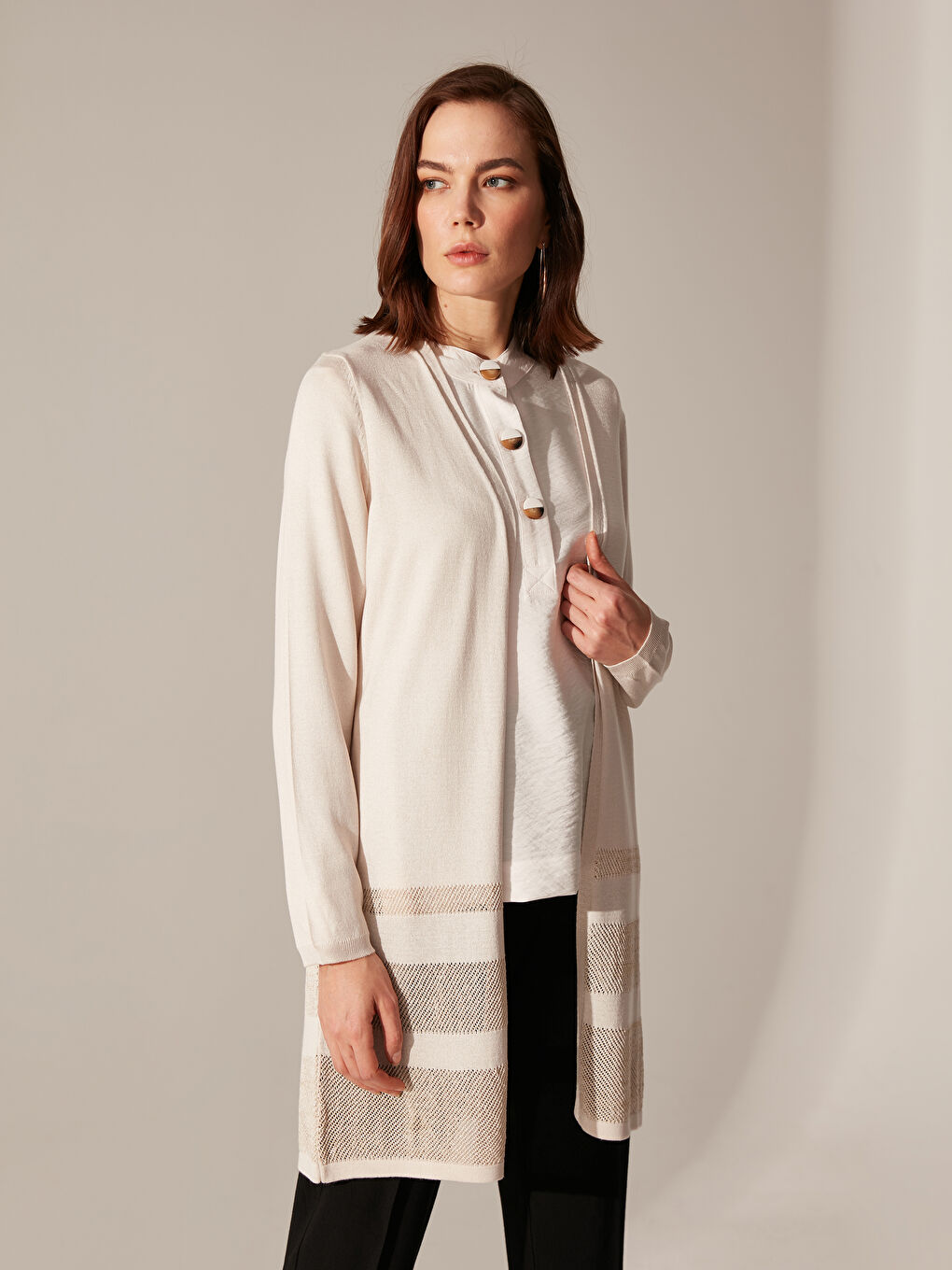 Bej Işıltı Detaylı Uzun Kollu Kadın İnce Hırka-1