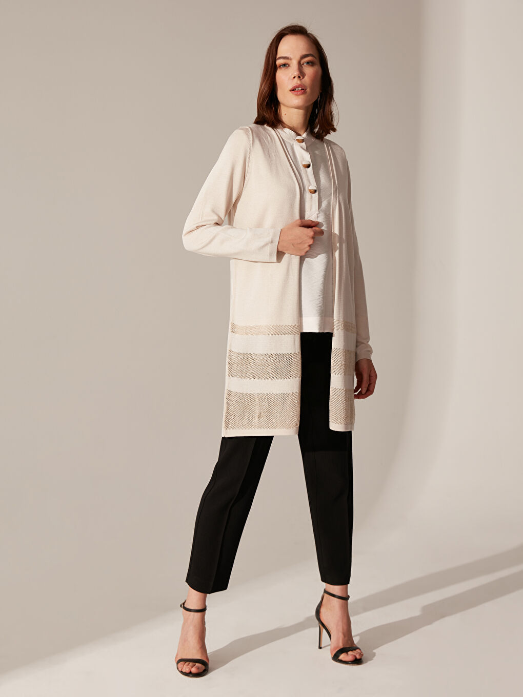 Bej Işıltı Detaylı Uzun Kollu Kadın İnce Hırka-2