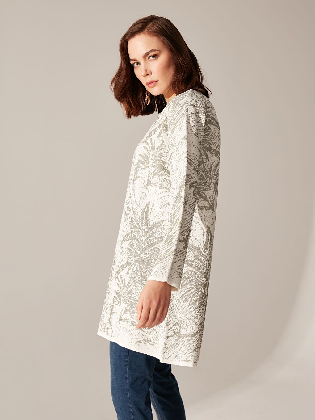 Ekru V Yaka Uzun Kollu Kadın Hırka-1