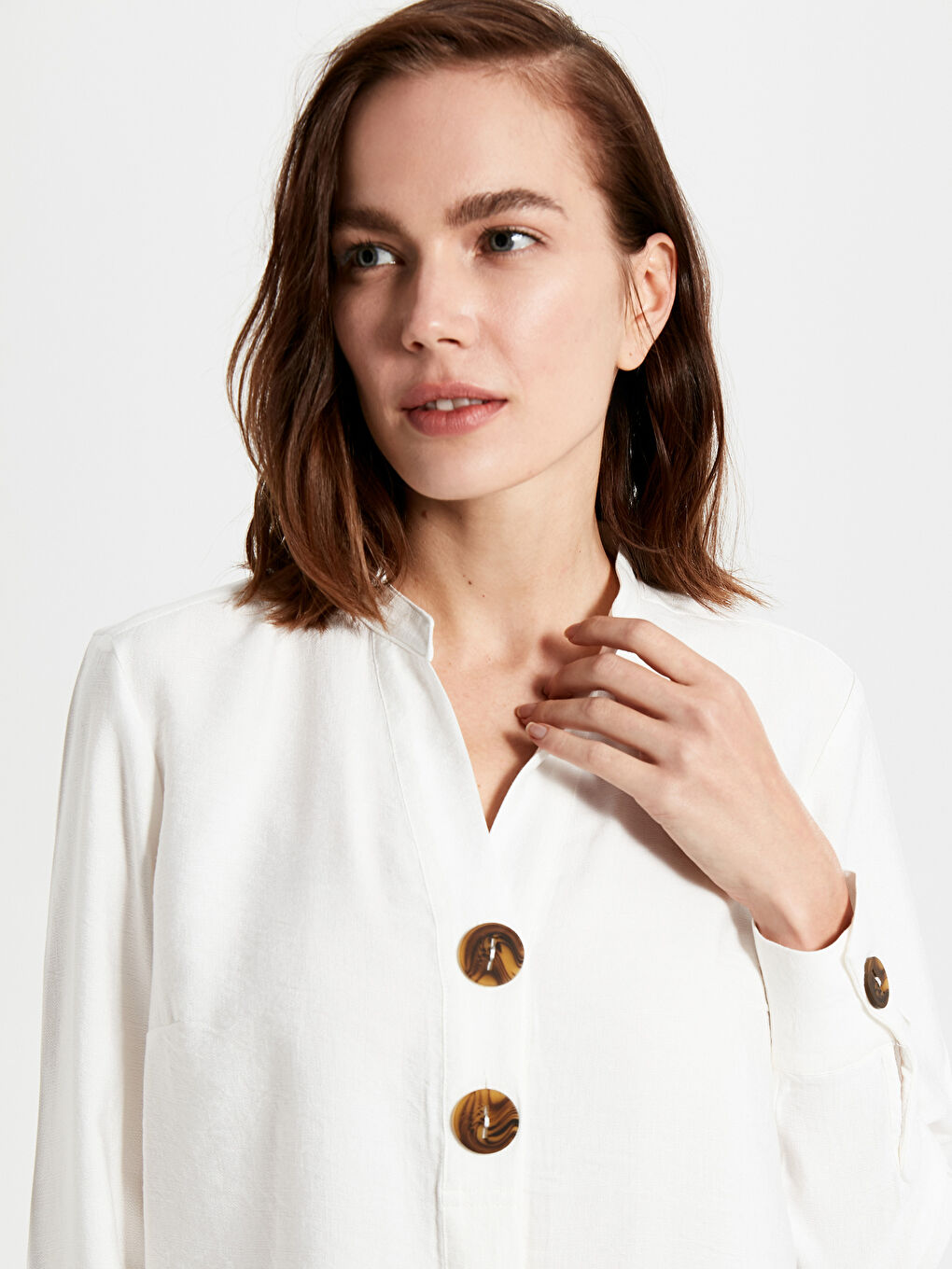 Ekru Düğme Detaylı Uzun Kollu Kadın Viskon Bluz-2