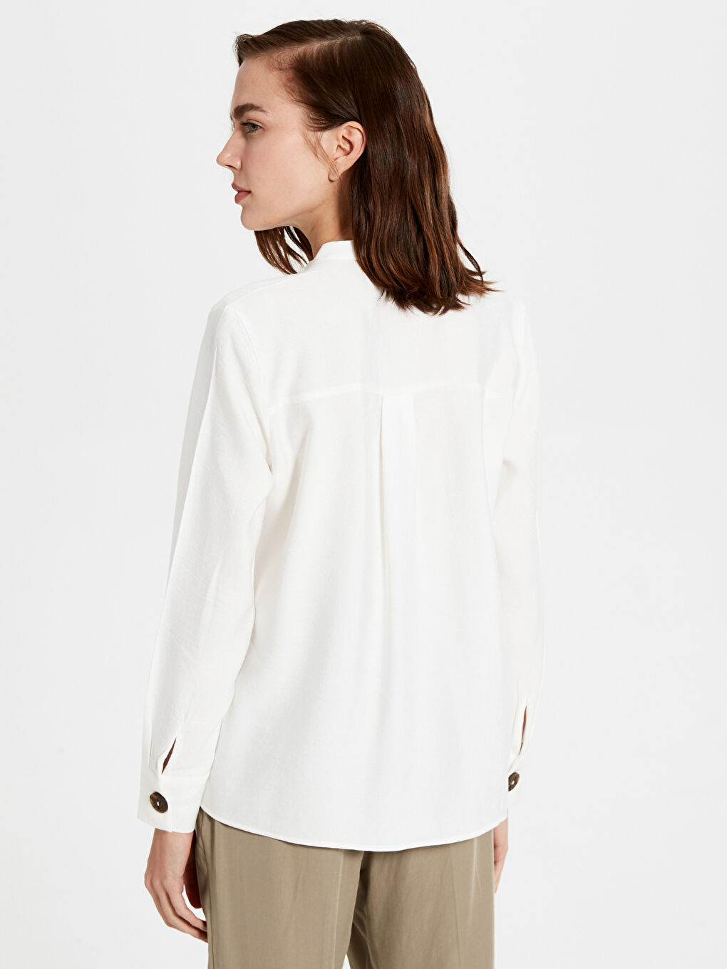 Ekru Düğme Detaylı Uzun Kollu Kadın Viskon Bluz-3