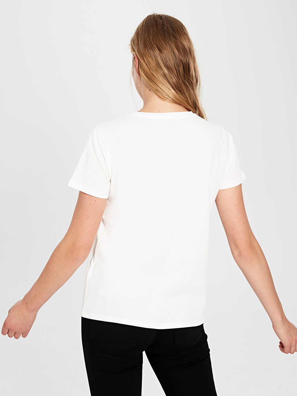 Ekru Bisiklet Yaka Kısa Kollu Kadın Tişört-2