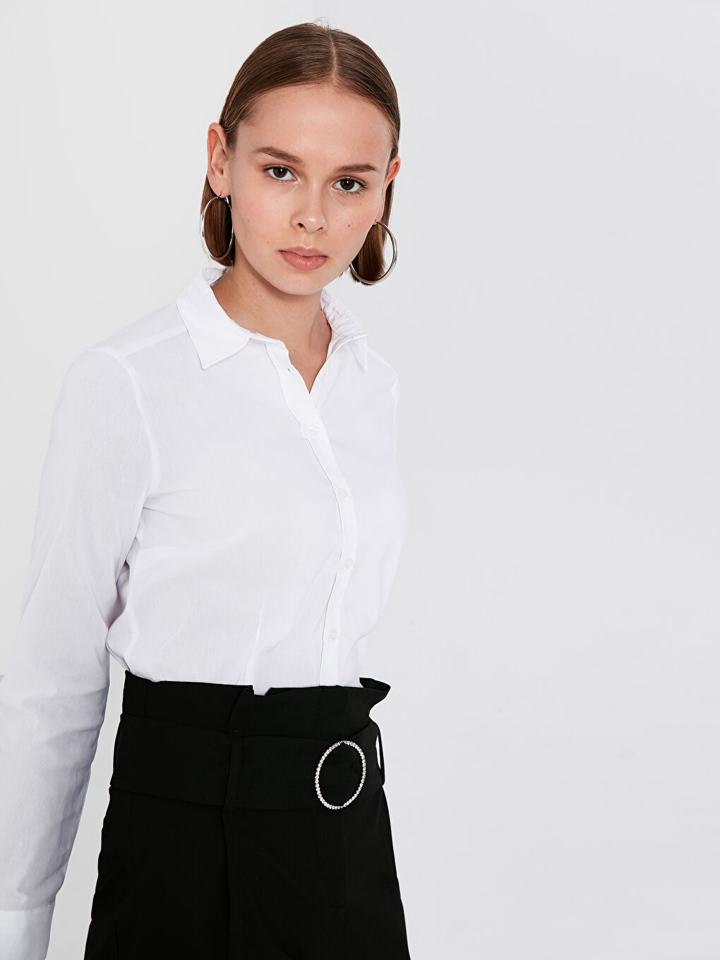 Ekru Önden Düğme Kapamalı Uzun Kollu Poplin Kadın Gömlek-1