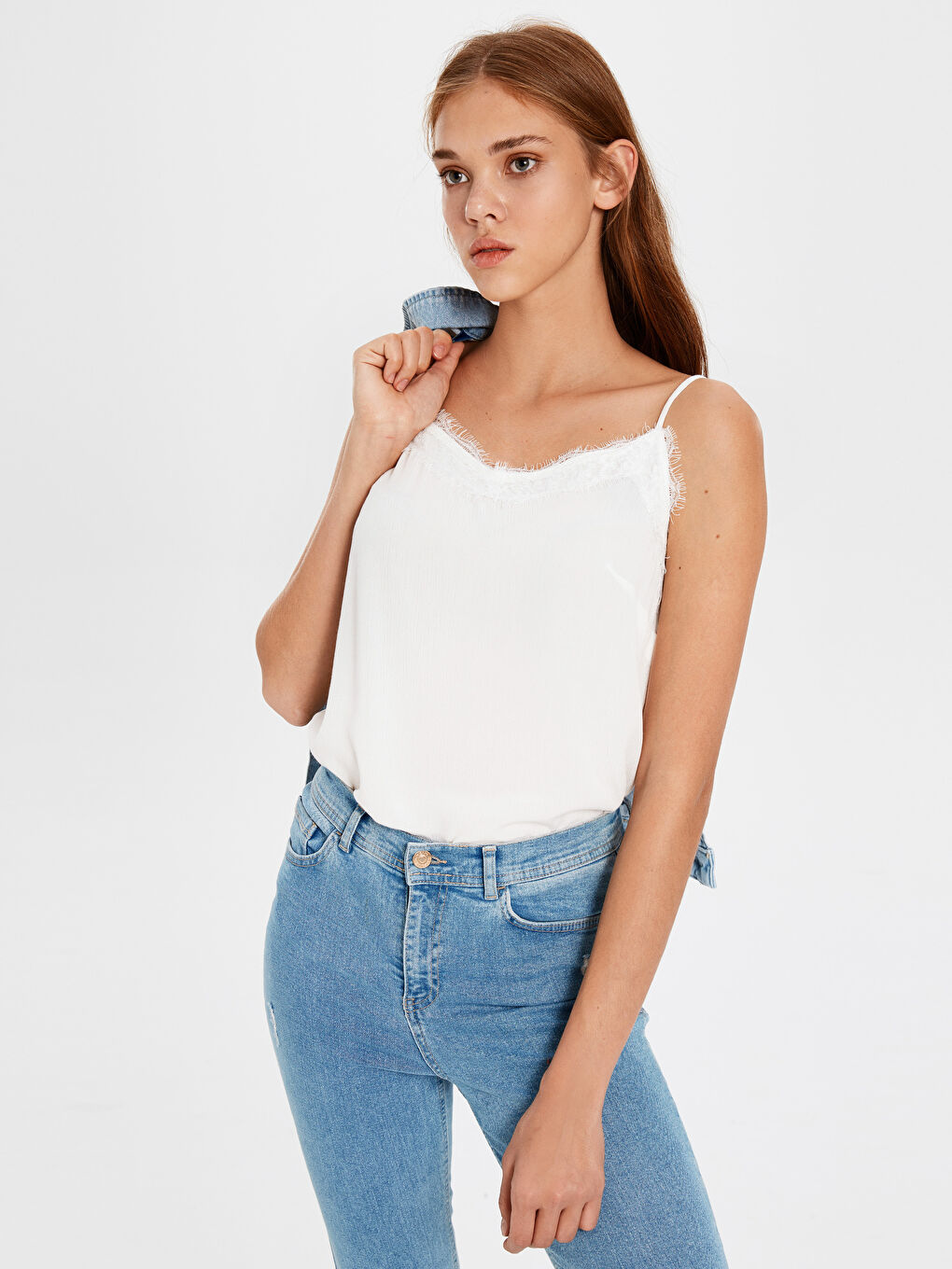 Beyaz Standart Fit Askılı Kadın Bluz-2