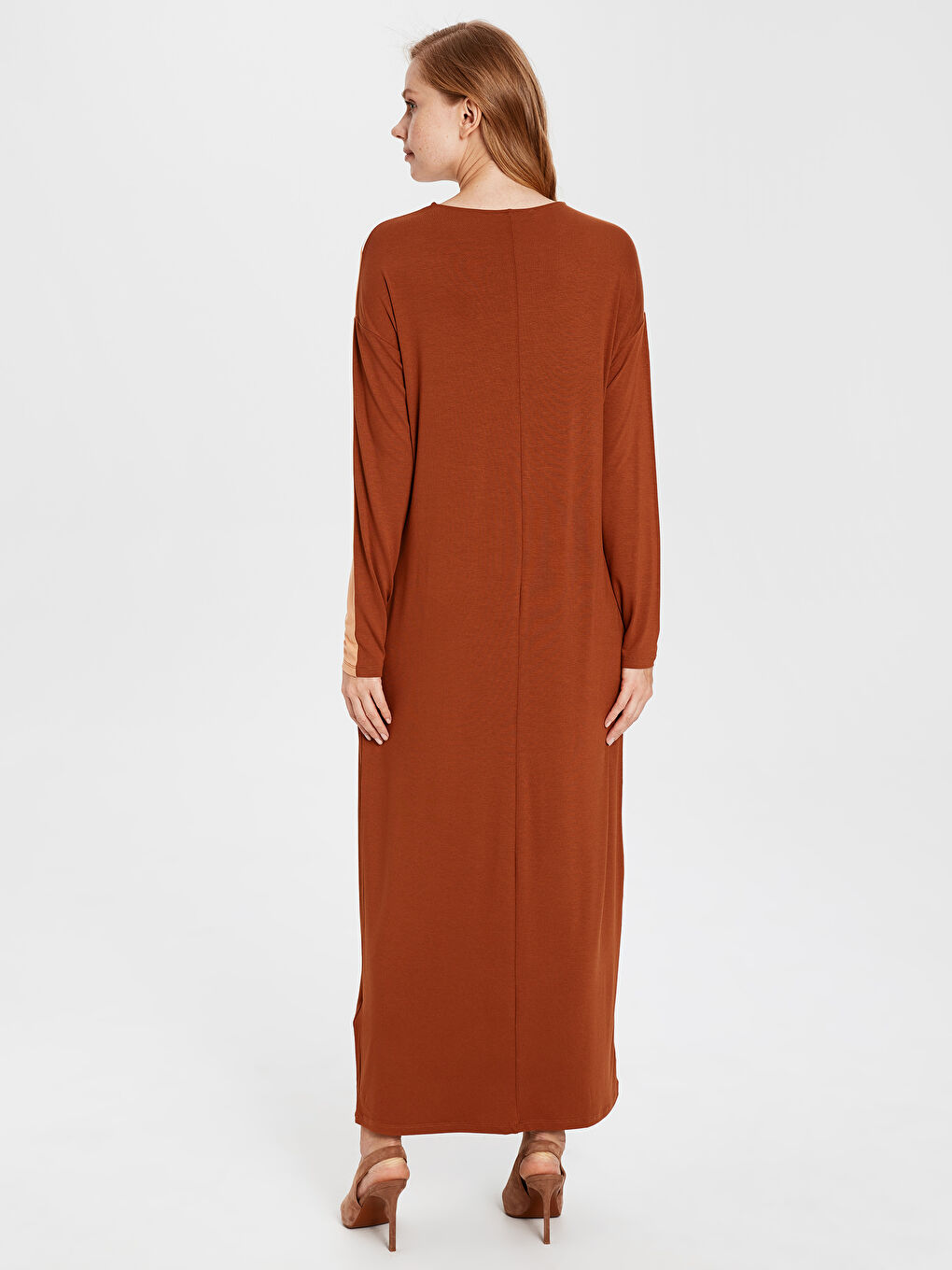 Kahverengi Rahat Kalıp Uzun Kollu Penye Kadın Elbise-3