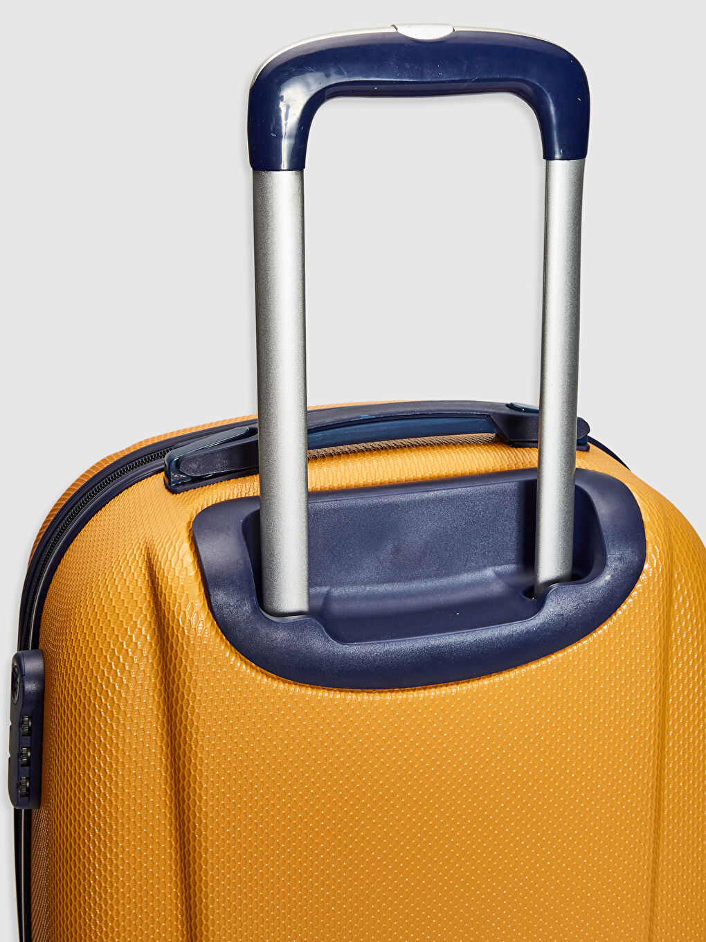 Large-Sized Luggage-3