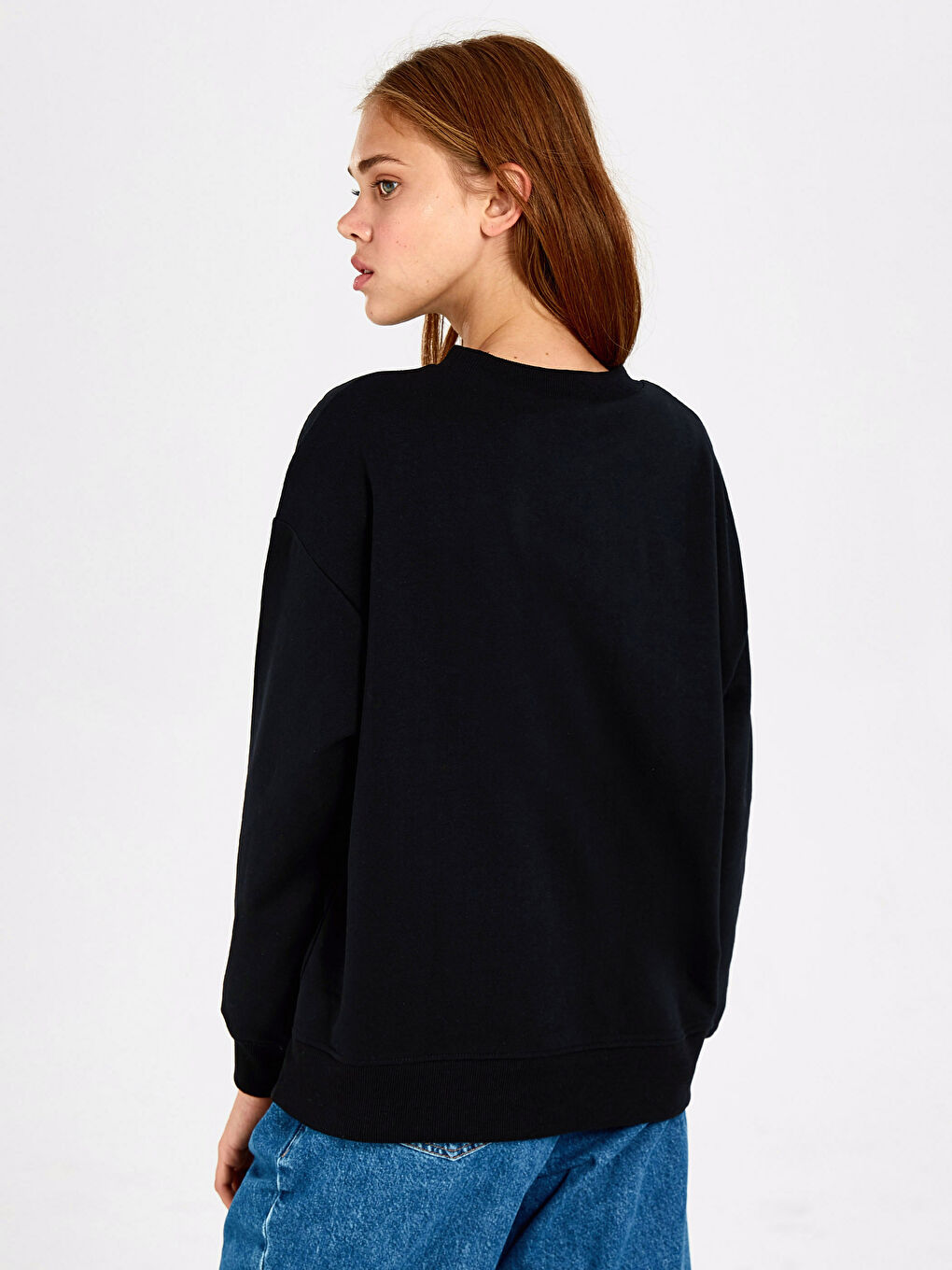 Siyah Bisiklet Yaka Uzun Kollu Kadın Sweatshirt-2