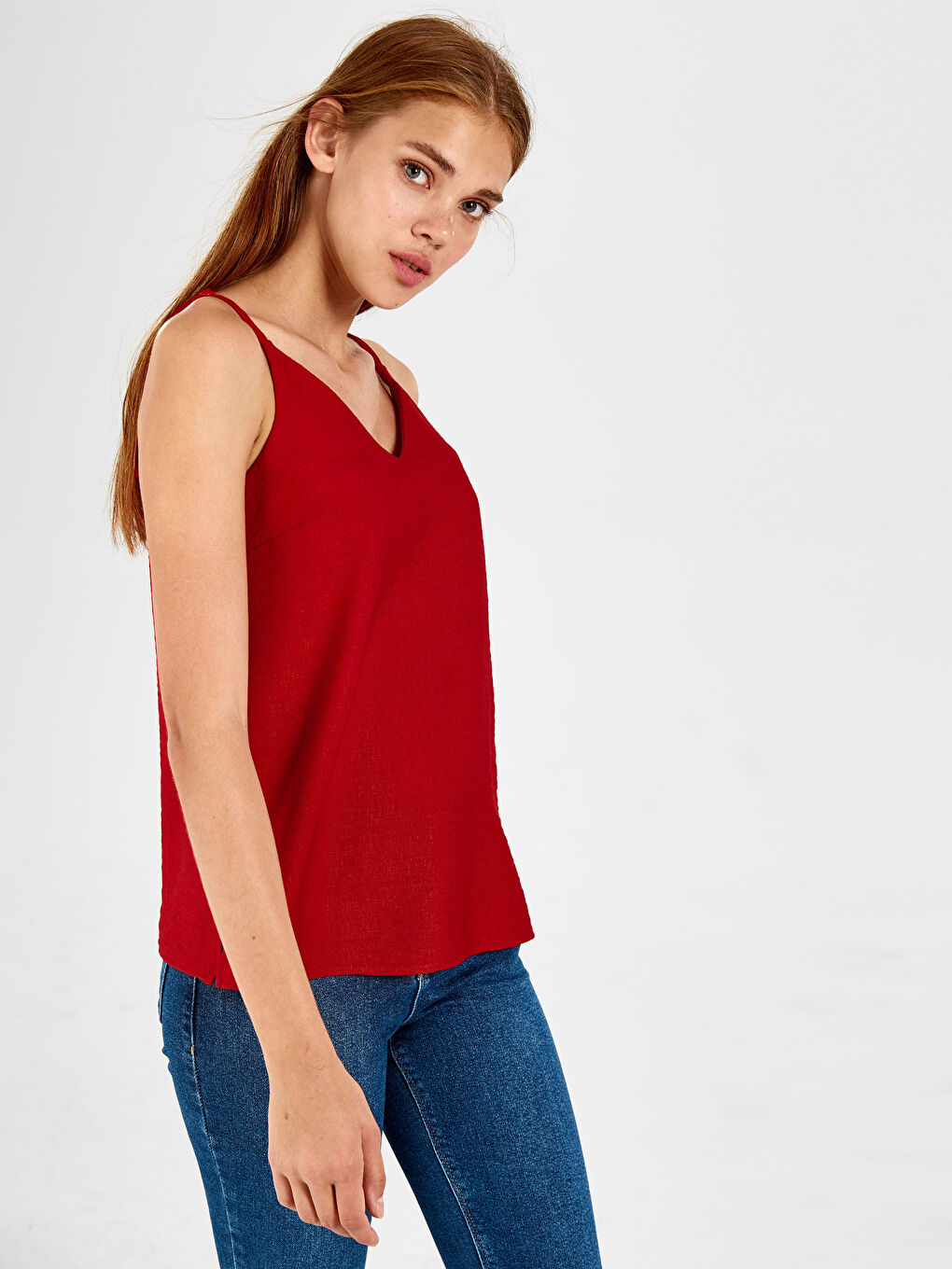 Kırmızı V Yaka Düz Askılı Kadın Bluz