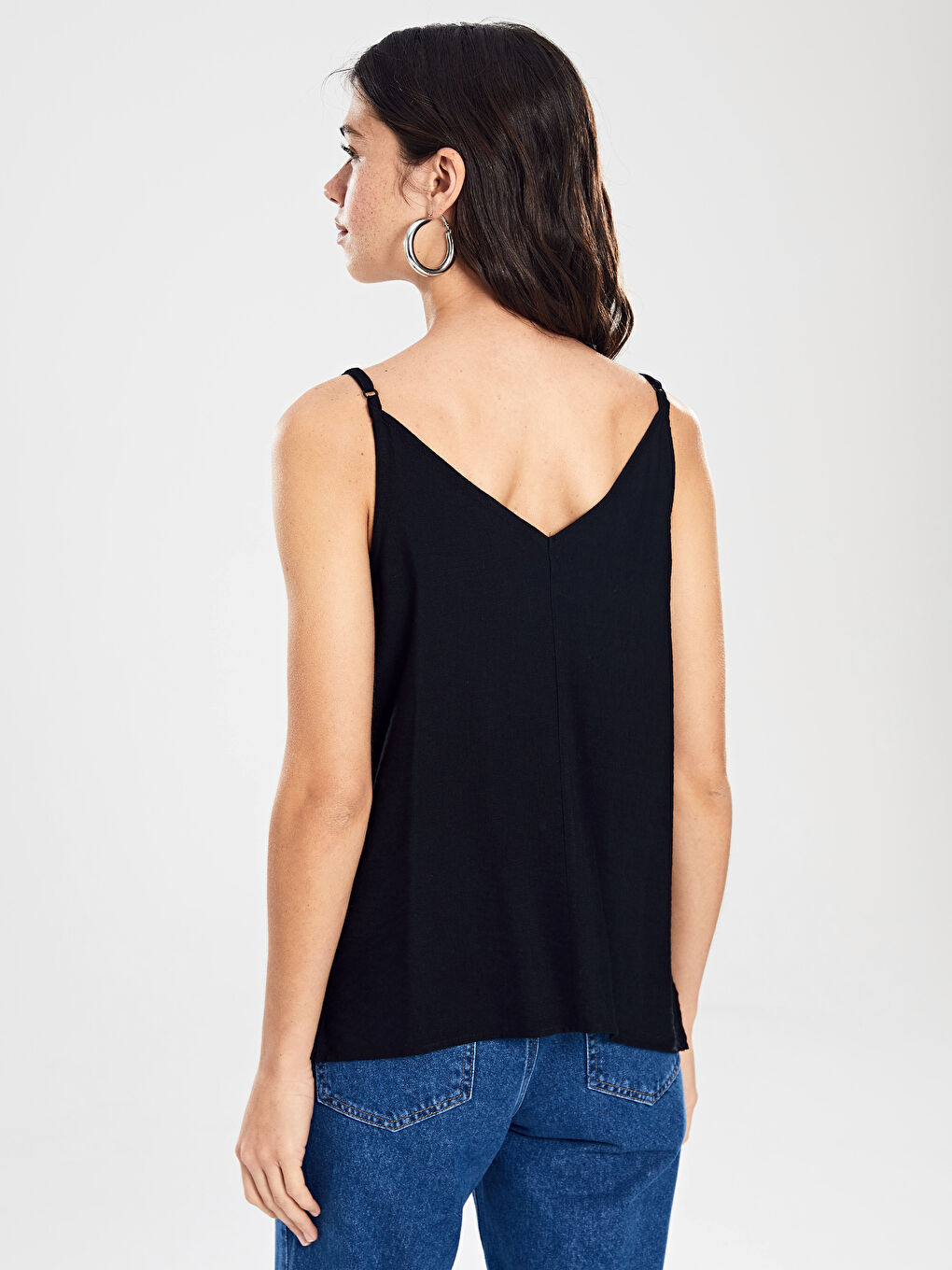 Siyah V Yaka Düz Askılı Kadın Bluz-2