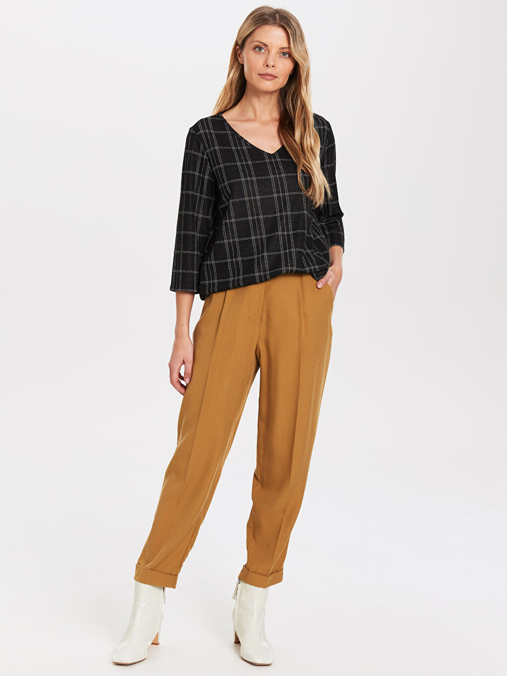 Woman BLACK T-Shirt-2