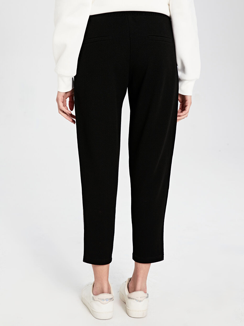 Siyah Rahat Kalıp Kadın Pantolon-4
