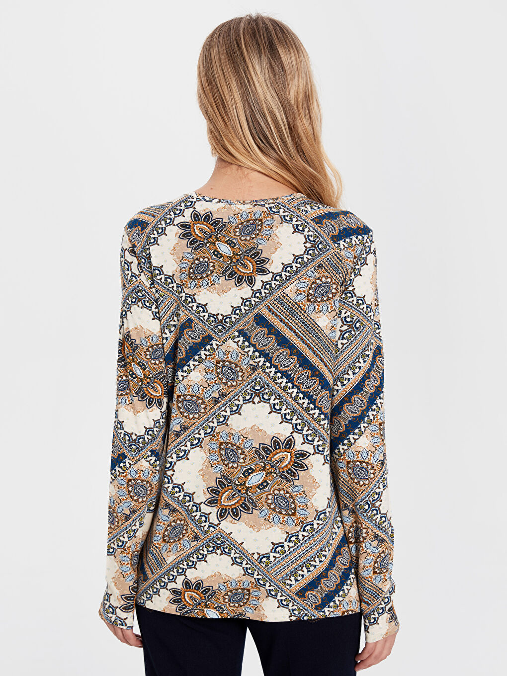 Футболка з довгим рукавом і круглим вирізом горловини-3