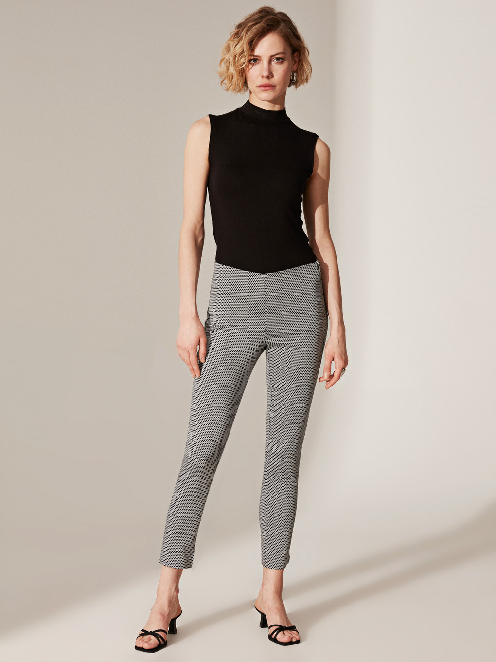 Siyah Ekstra Dar Fit Kadın Pantolon-1